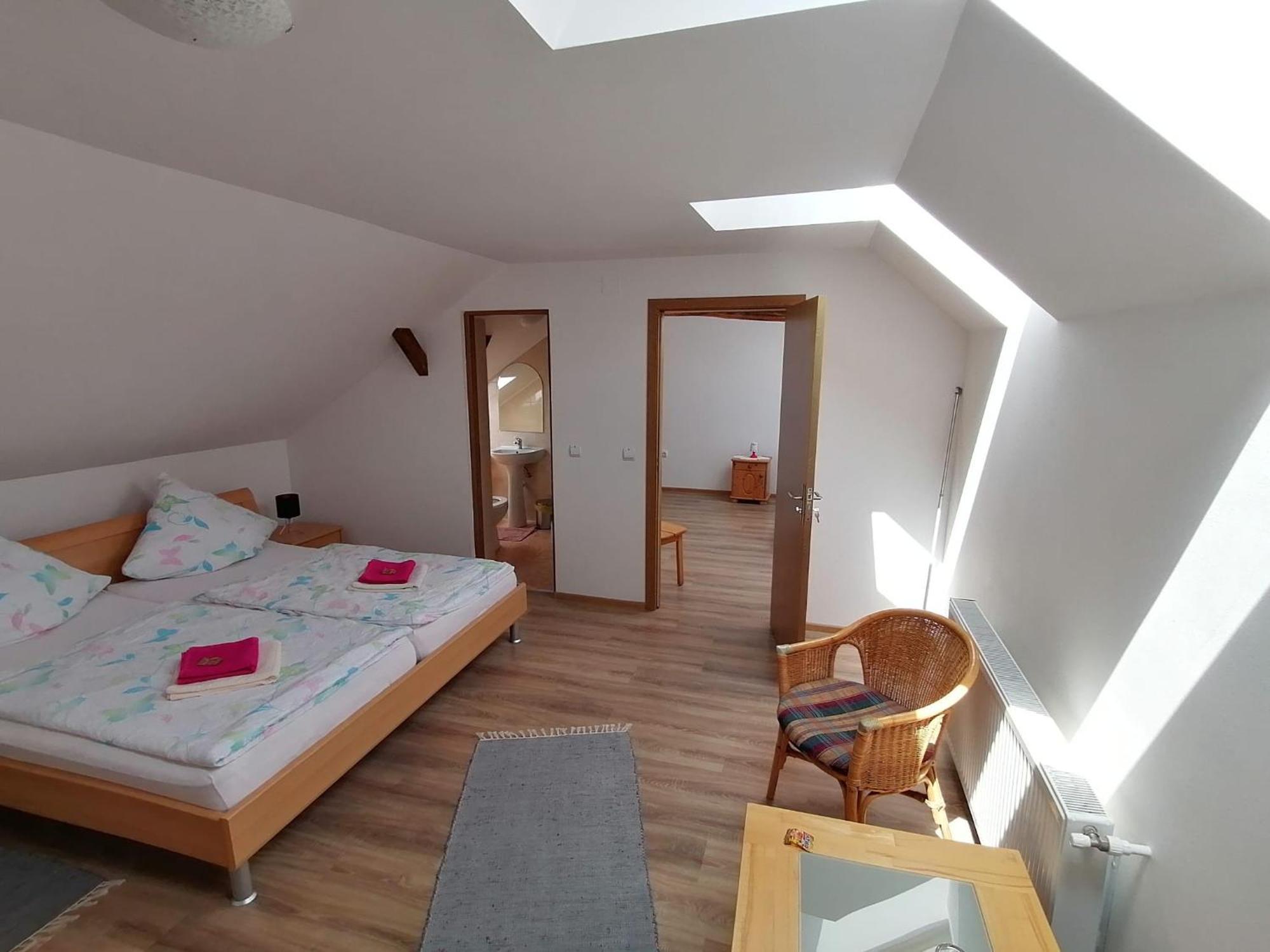 ホテル Casa Bunicii Sasca Montană エクステリア 写真