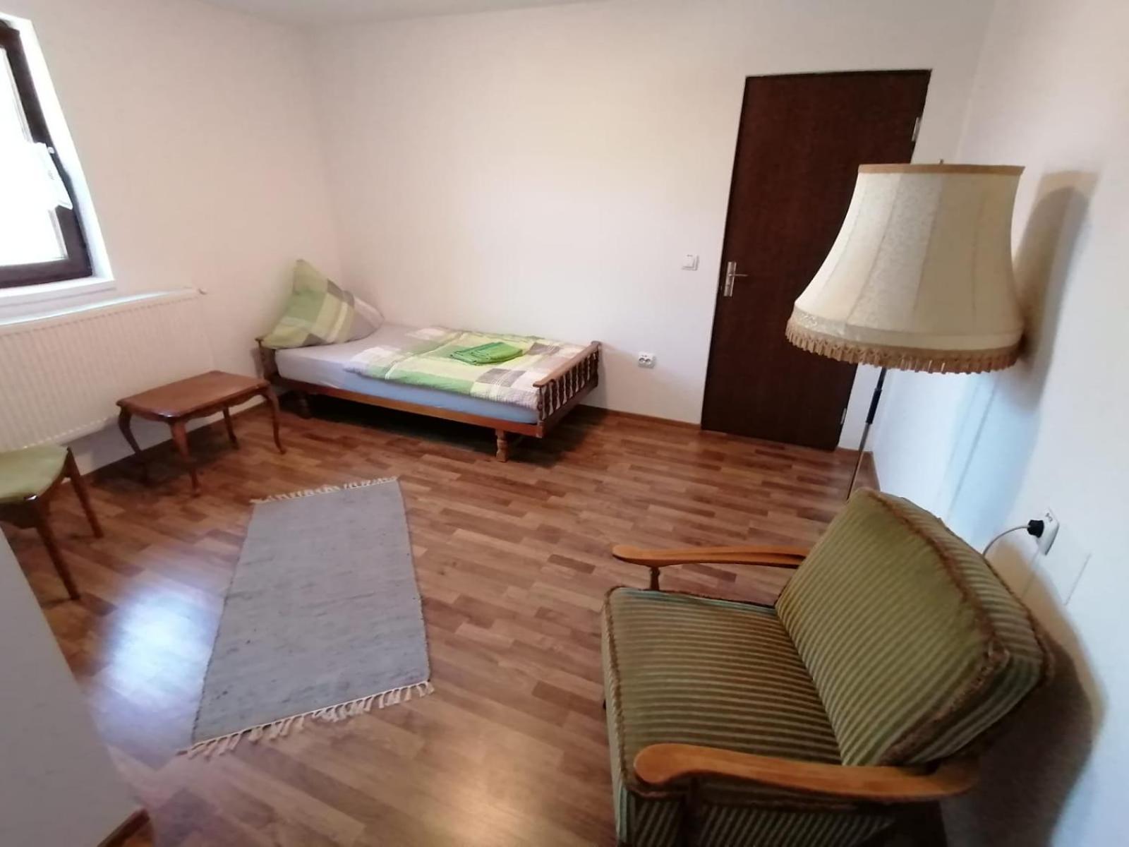 ホテル Casa Bunicii Sasca Montană エクステリア 写真